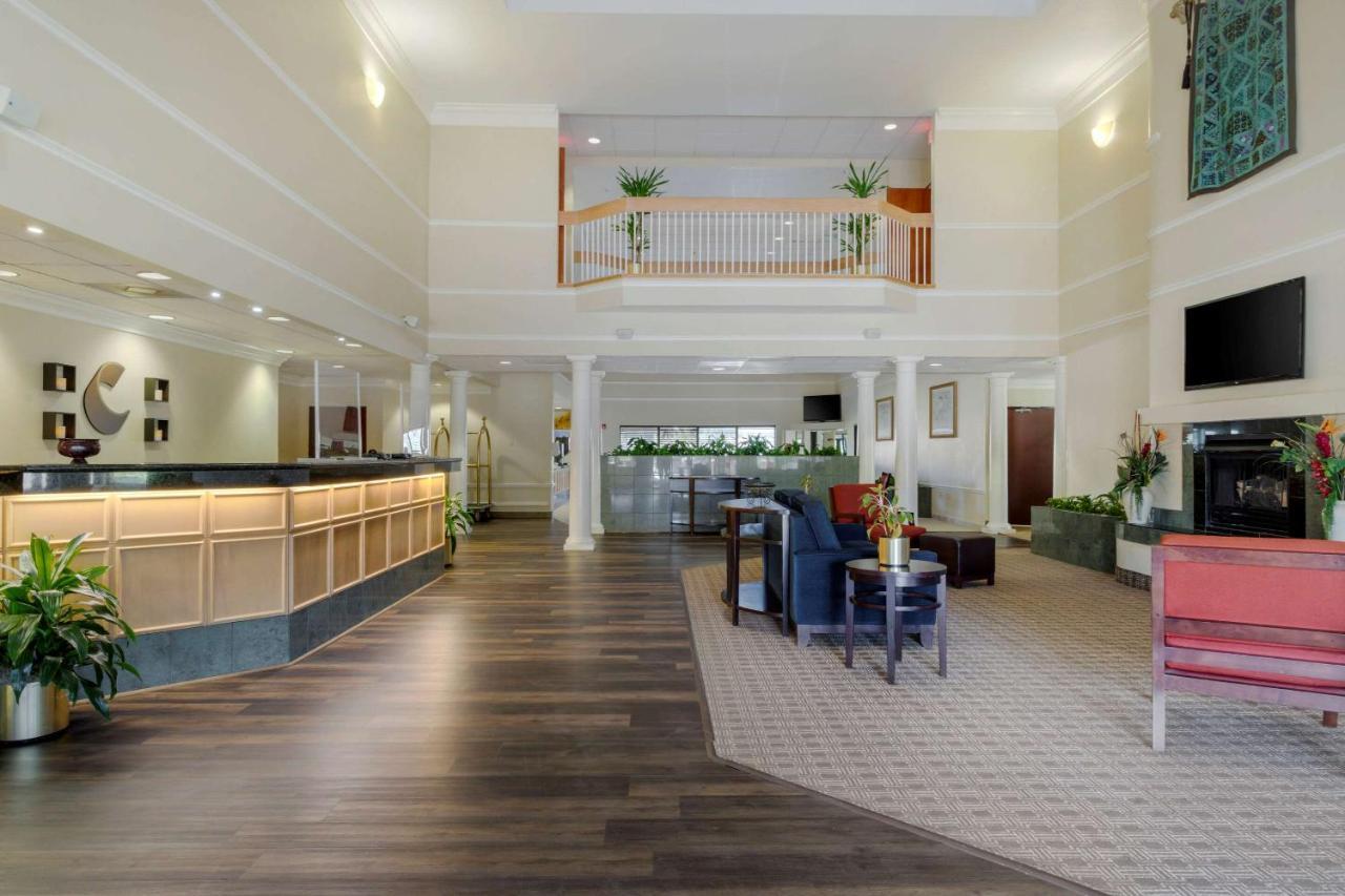 คอมฟอร์ต สวีท Hotel เลอพอร์ต ภายนอก รูปภาพ