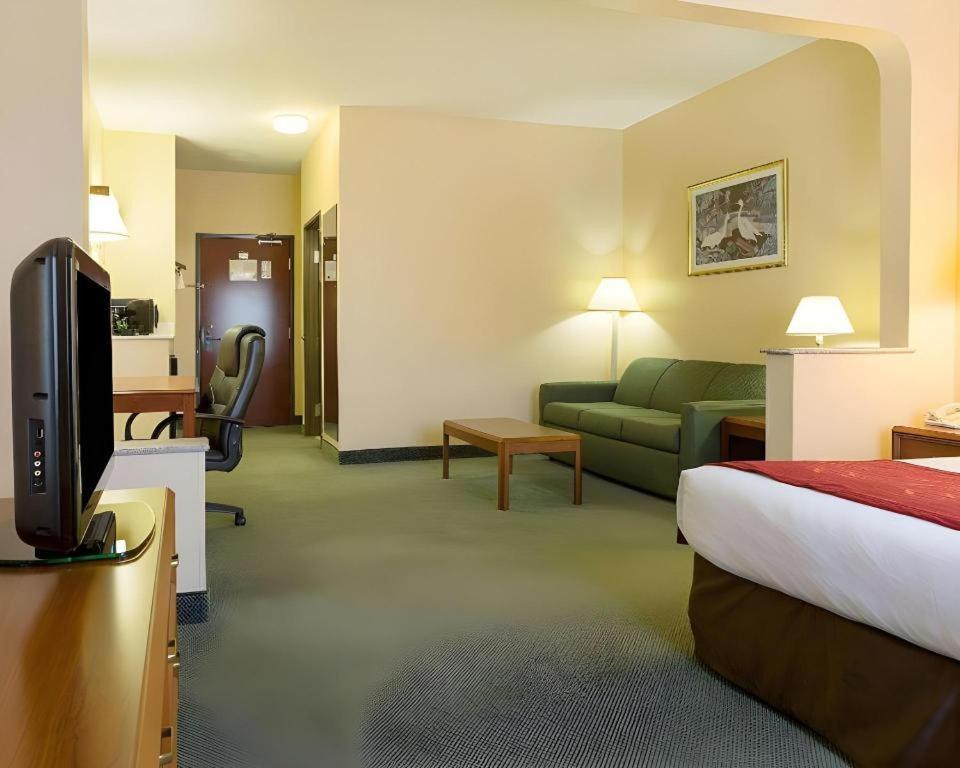คอมฟอร์ต สวีท Hotel เลอพอร์ต ภายนอก รูปภาพ
