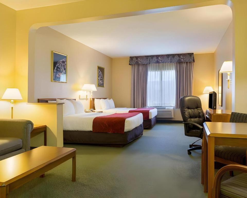 คอมฟอร์ต สวีท Hotel เลอพอร์ต ภายนอก รูปภาพ